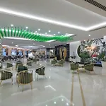 Отель Granada Luxury 5*