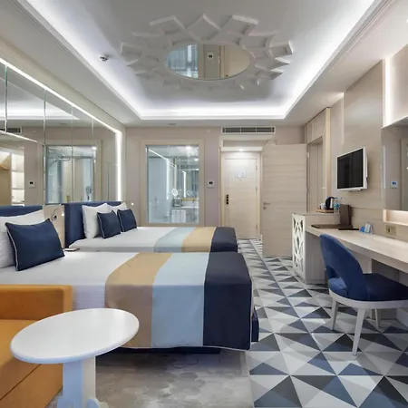 Отель Granada Luxury 5*